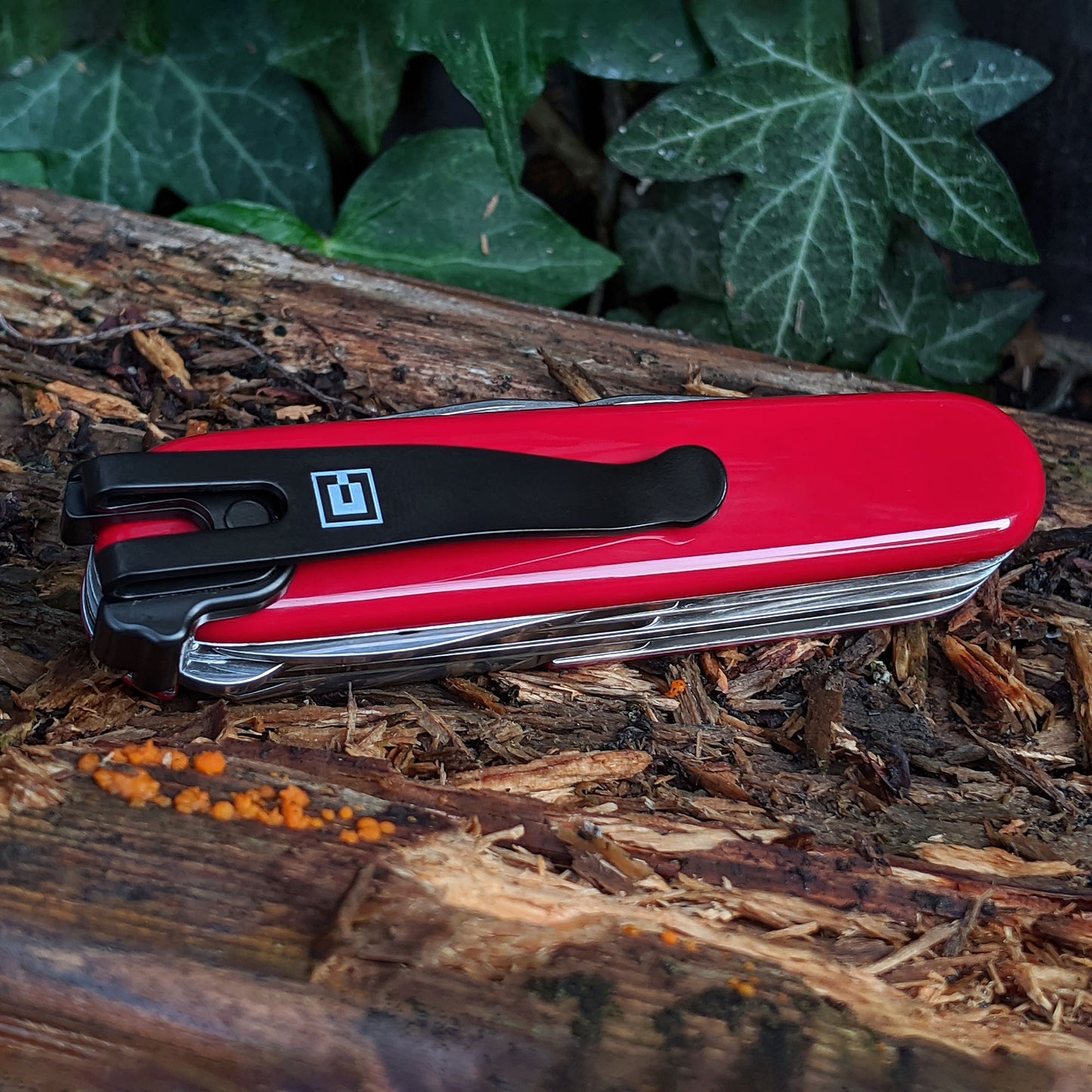 SwissQlip - Swiss Army Knife Pocket Clip